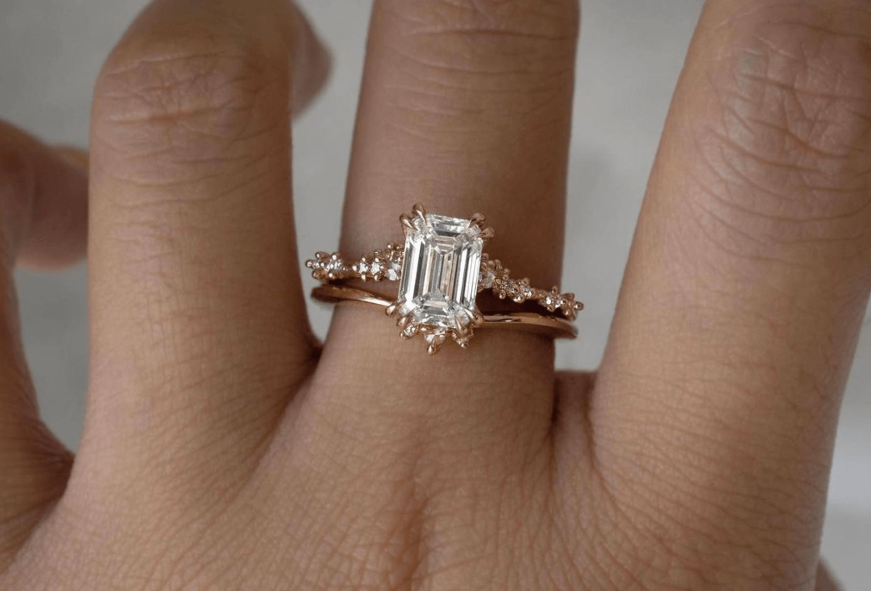 Emerald Daphne Ring, Supreme, Dewdrop Band - Laurie Fleming Jewellery