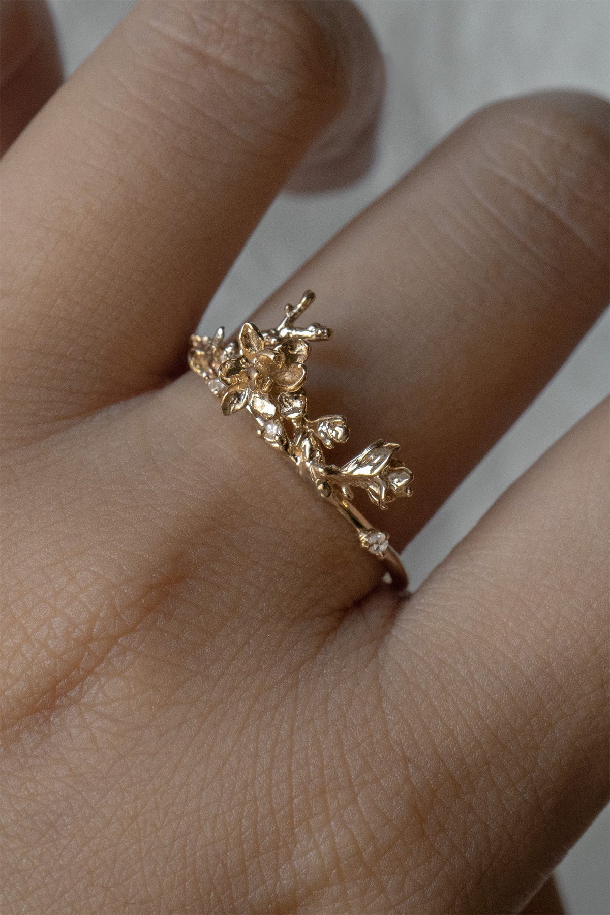 Flowery Rash In Rings Why does solid gold jewelry leave black marks or discoloration on skin ...