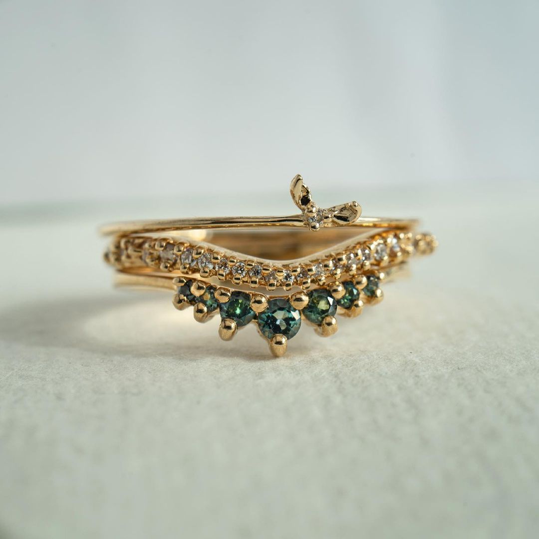 Hidden Fairy Ring, Diamond Scale Undine Band, Blue-Green Teal Sapphire Beacen Ring - Laurie Fleming Jewellery